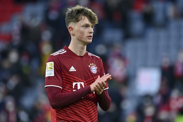 半岛体育-记者：拜仁中场万纳尔接近加盟埃因霍温 俱乐部间接近达成协议