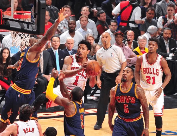 半岛体育官网-美媒：罗斯球衣退役比赛入场最低价332美元，为公牛历史新高