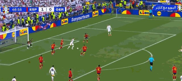 1720200656391032580.gif 乌奈·西蒙.gif