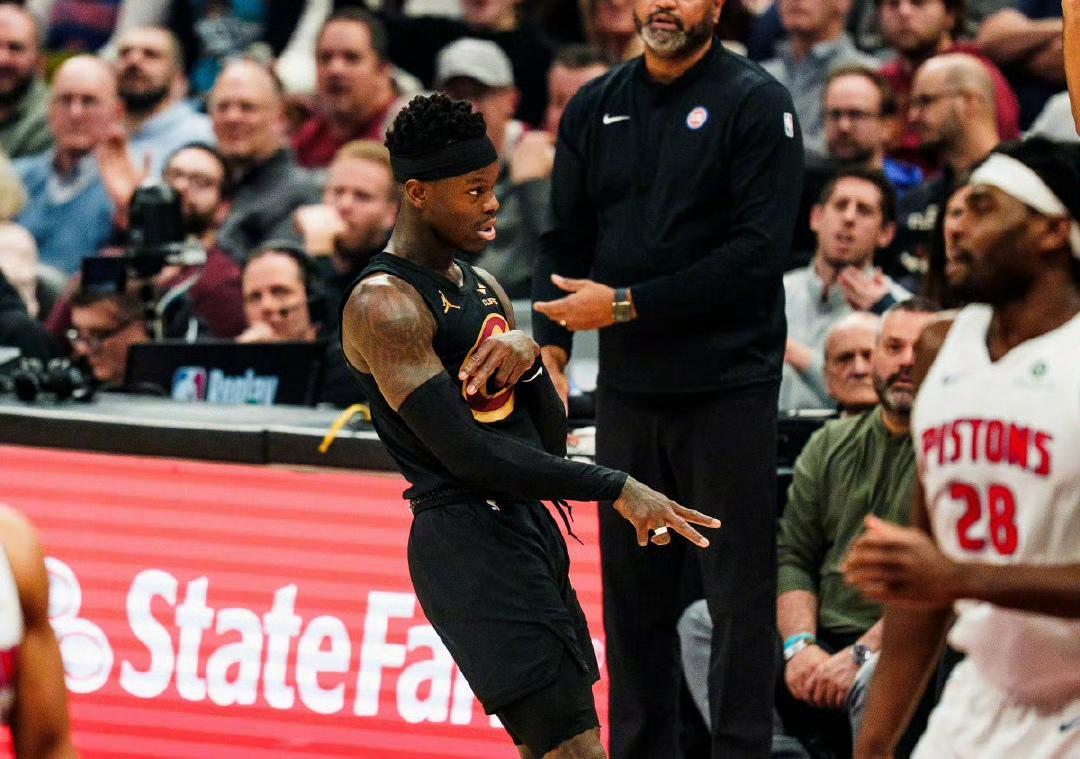 半岛体育-大爆冷！联盟第一轰然倒下！哈登17中5，状元仅10分，一战认清5人